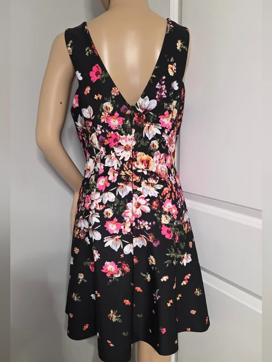 Jessica Simpson Black Floral V-Neck A-Line Flirty Pink & White Blooms Size 4 - Picture 6 of 16